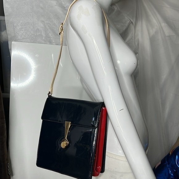 Saks Fifth Avenue Vintage Patent Leather Navy Red Beige Shoulder Bag - Picture 2 of 16